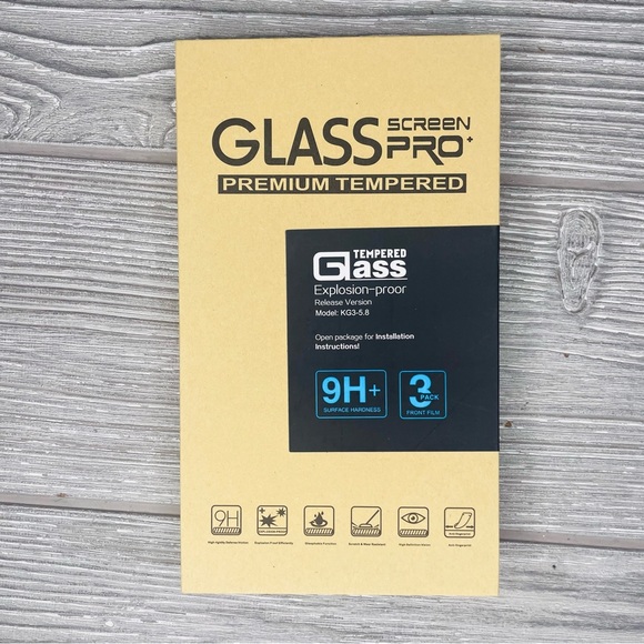 ESR iPhone 12/12 Pro Screen Protector cover - Picture 1 of 6